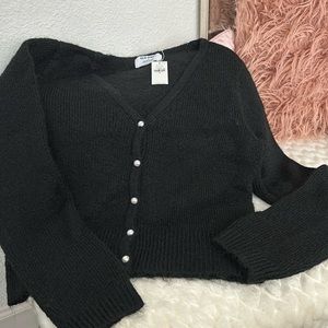 Old Navy Women’s Cardigan Sweater with Pearl button detail Black size medium